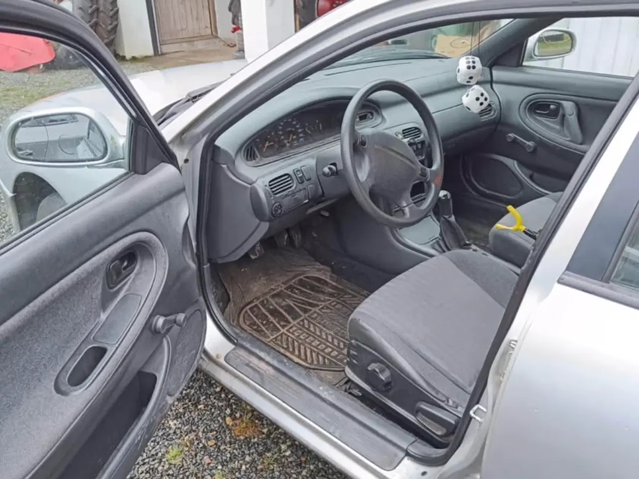 Billede 2 - Mazda 626 sælges billigt - som beset - afmeldt 