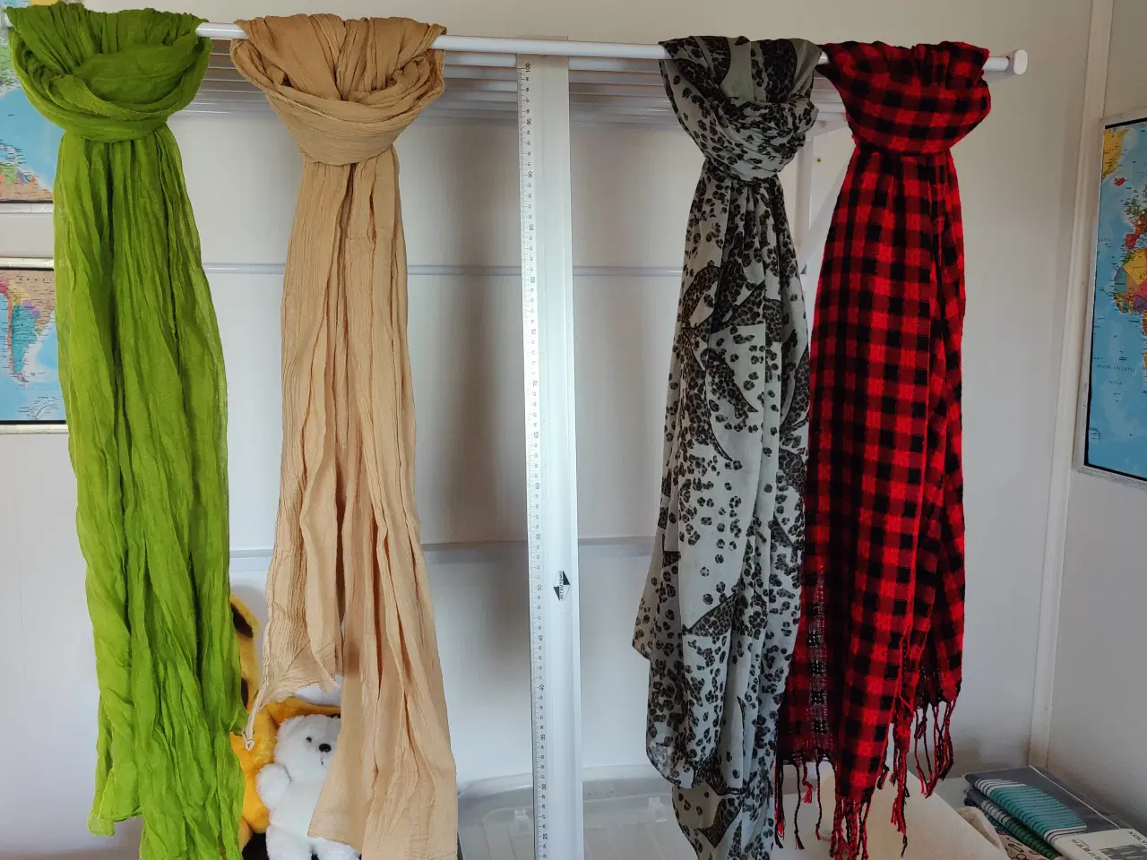 Billede 1 - Tørklæder 4.stk flere farver