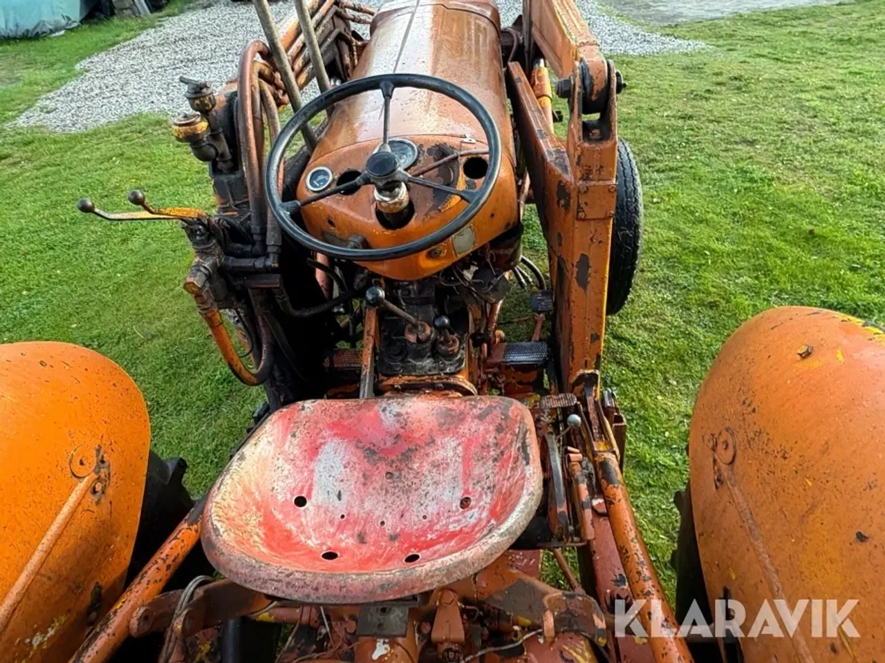 Billede 11 - Traktor Massey Ferguson 203C med frontlift og gravearm
