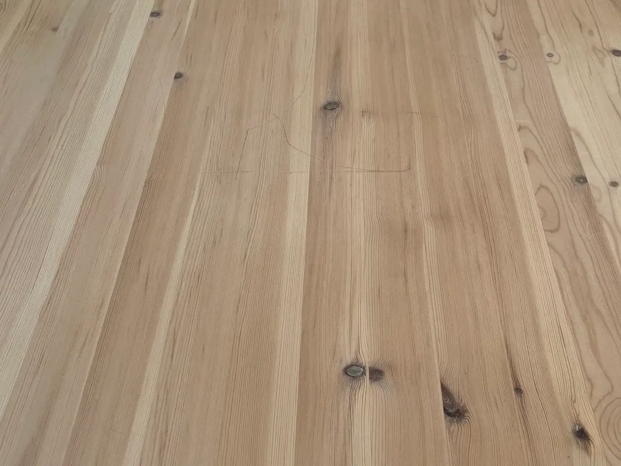 Billede 5 - Spisebord + 4 stole