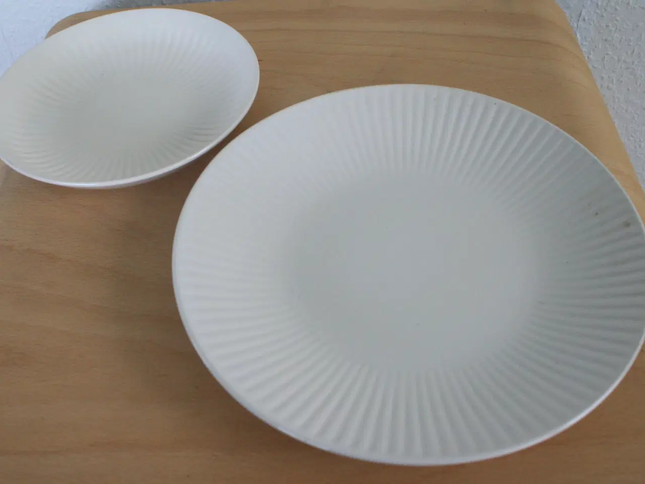 Billede 13 - Søholm. Thestel af hvidt keramik