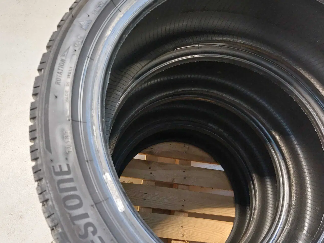 Billede 2 - Bridgestone blizzak 205/40 R17 vinterdæk 