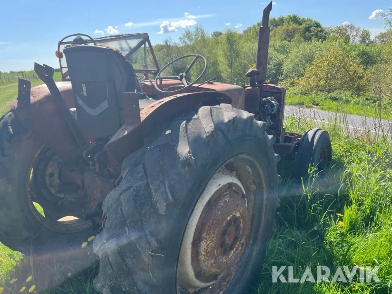 Billede 5 - Veterantraktor IH B414 Diesel uden motorhjelm og liftarme