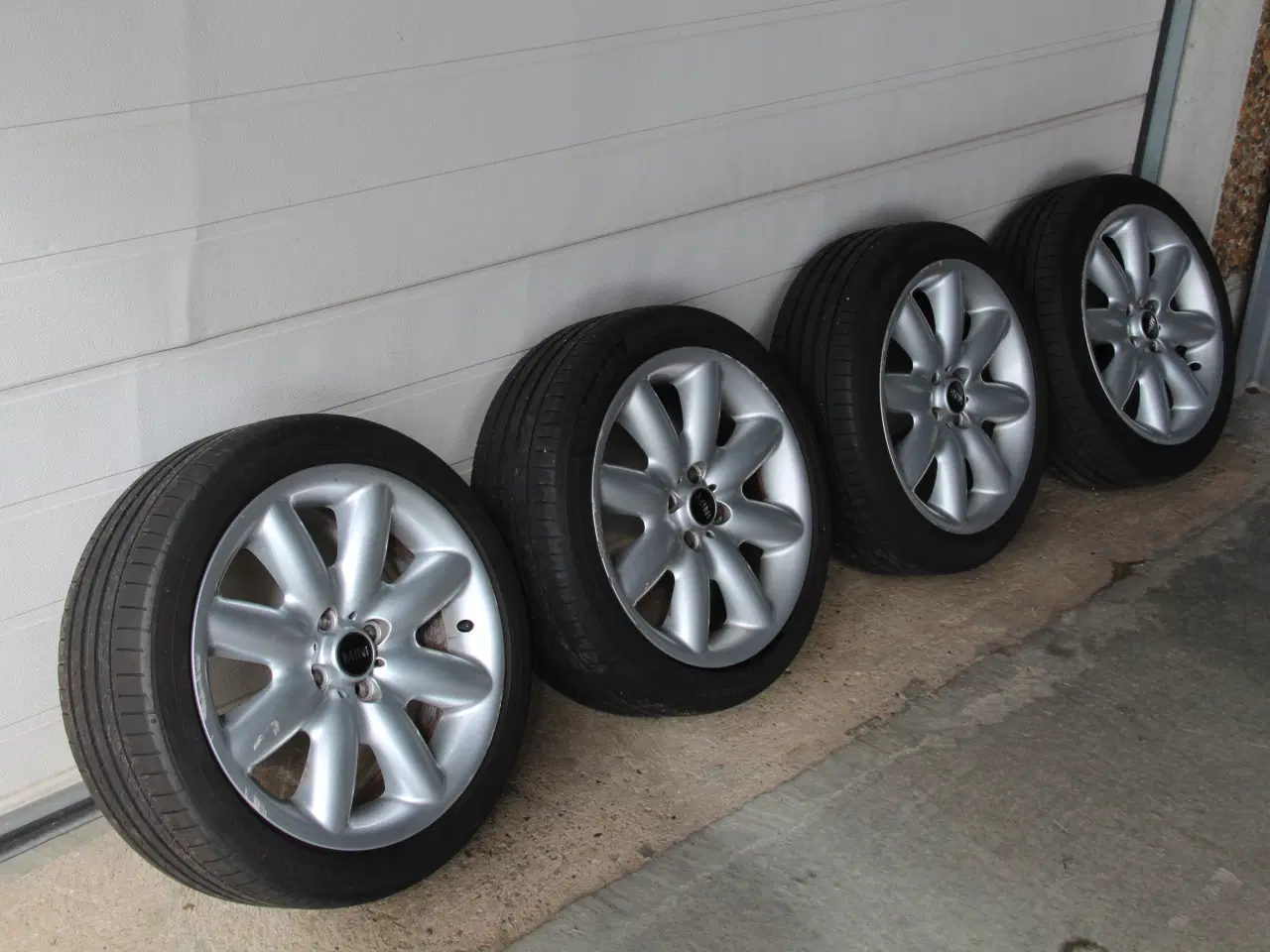 Billede 2 - 205/45-17Sommer hjul mini 70% mønster