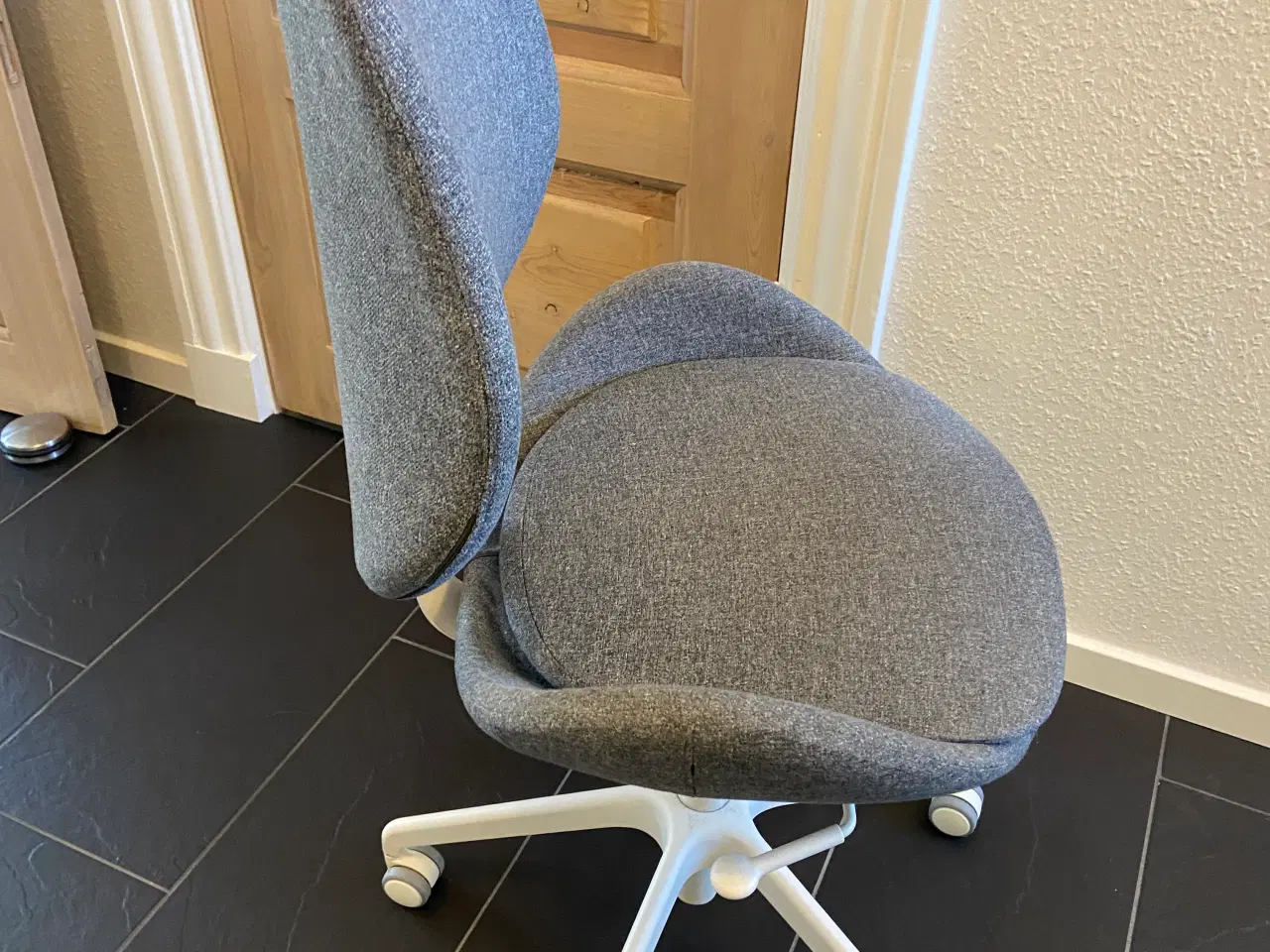 Billede 4 - IKEA Hattefjäll kontorstol grå med hjul