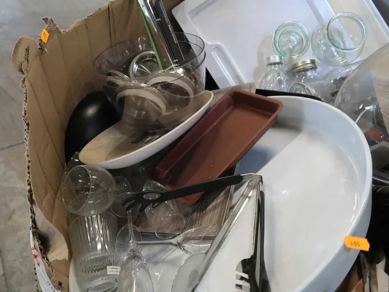 Billede 4 - Palle med tallerkener, skåle, glas, fade m.m.