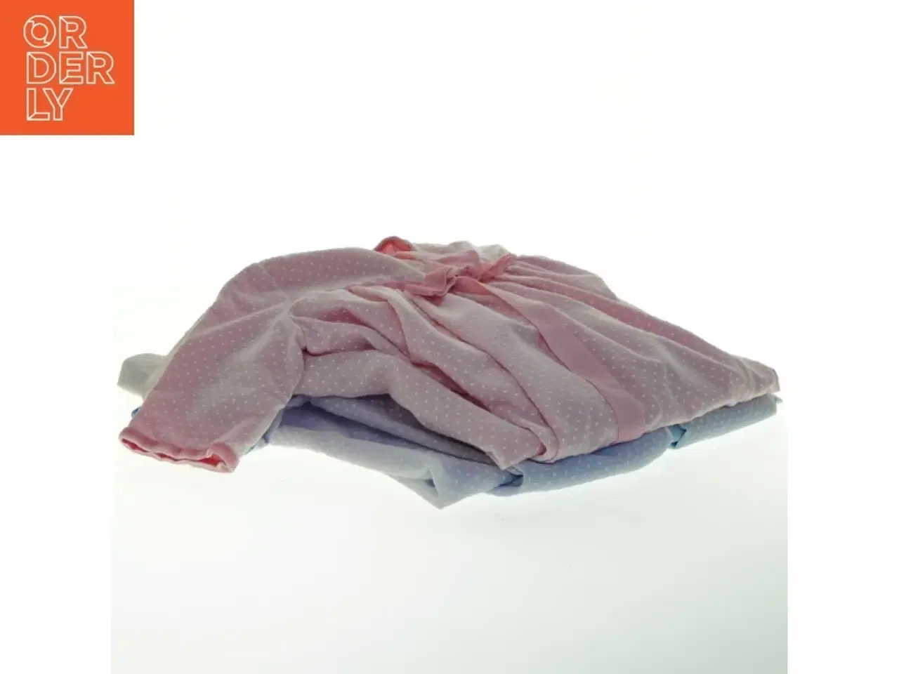 Billede 5 - 2 dåbskjoler (str. Bryst, 30 cm. længde. 150. cm. 2 styk)