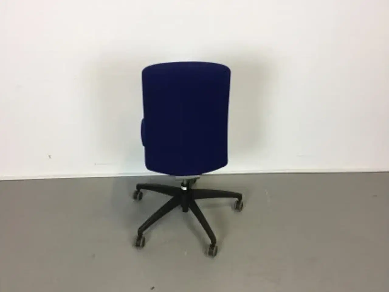 Billede 3 - Duba b8 kontorstol med blåt polster og høj firkantet ryg