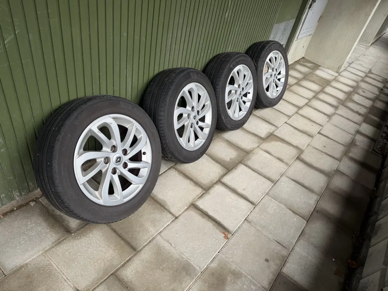 Billede 2 - 16 Originale Renault Aluhjul med sommerdæk