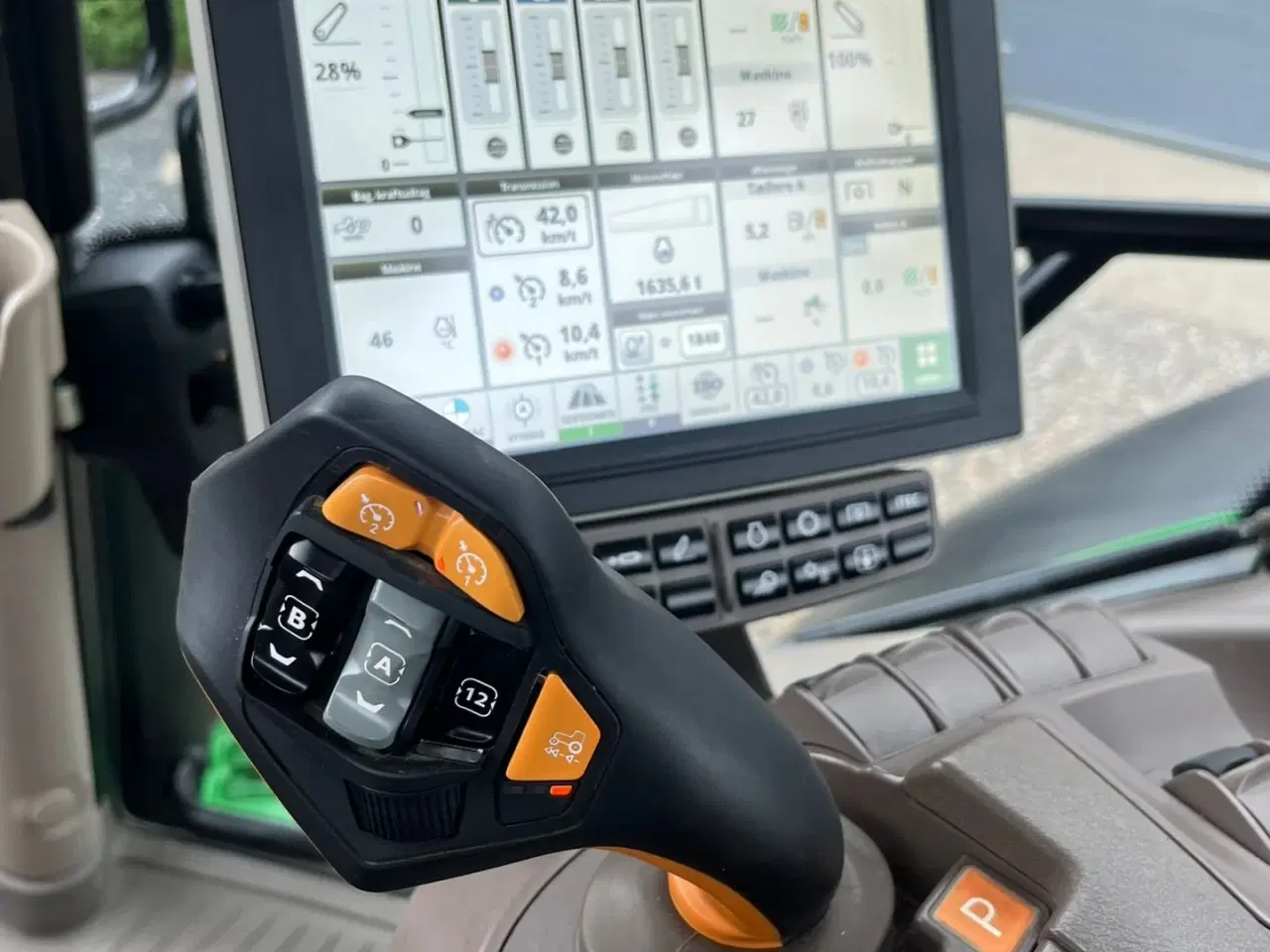 Billede 9 - John Deere 6R 215 Command Pro med frontlift