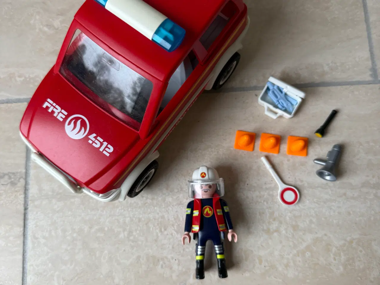 Billede 2 - Playmobil brandbil med figur