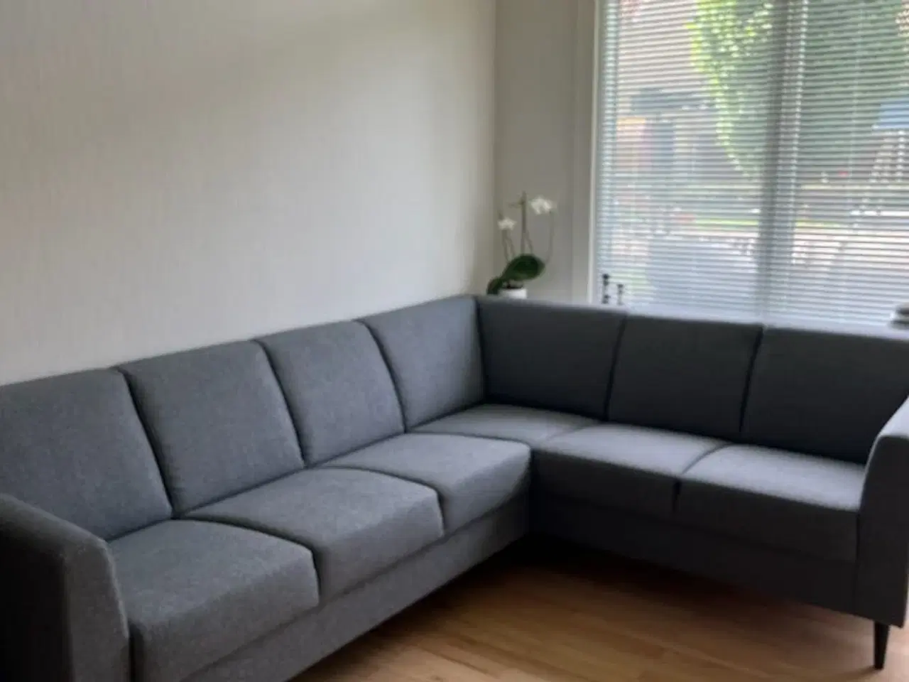 Billede 1 - Dejlig sofa til salg