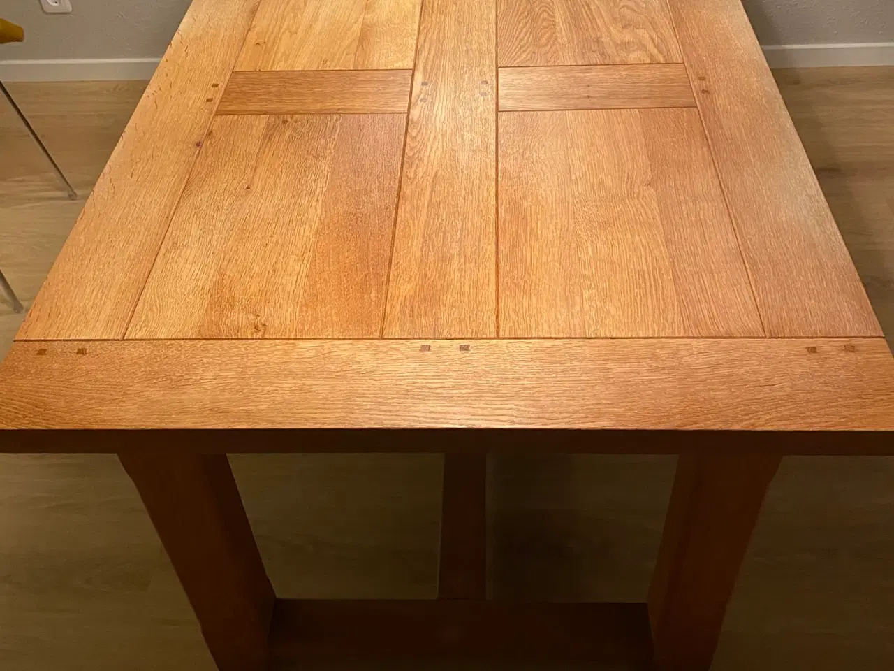 Billede 1 - Spisebord i egetræ