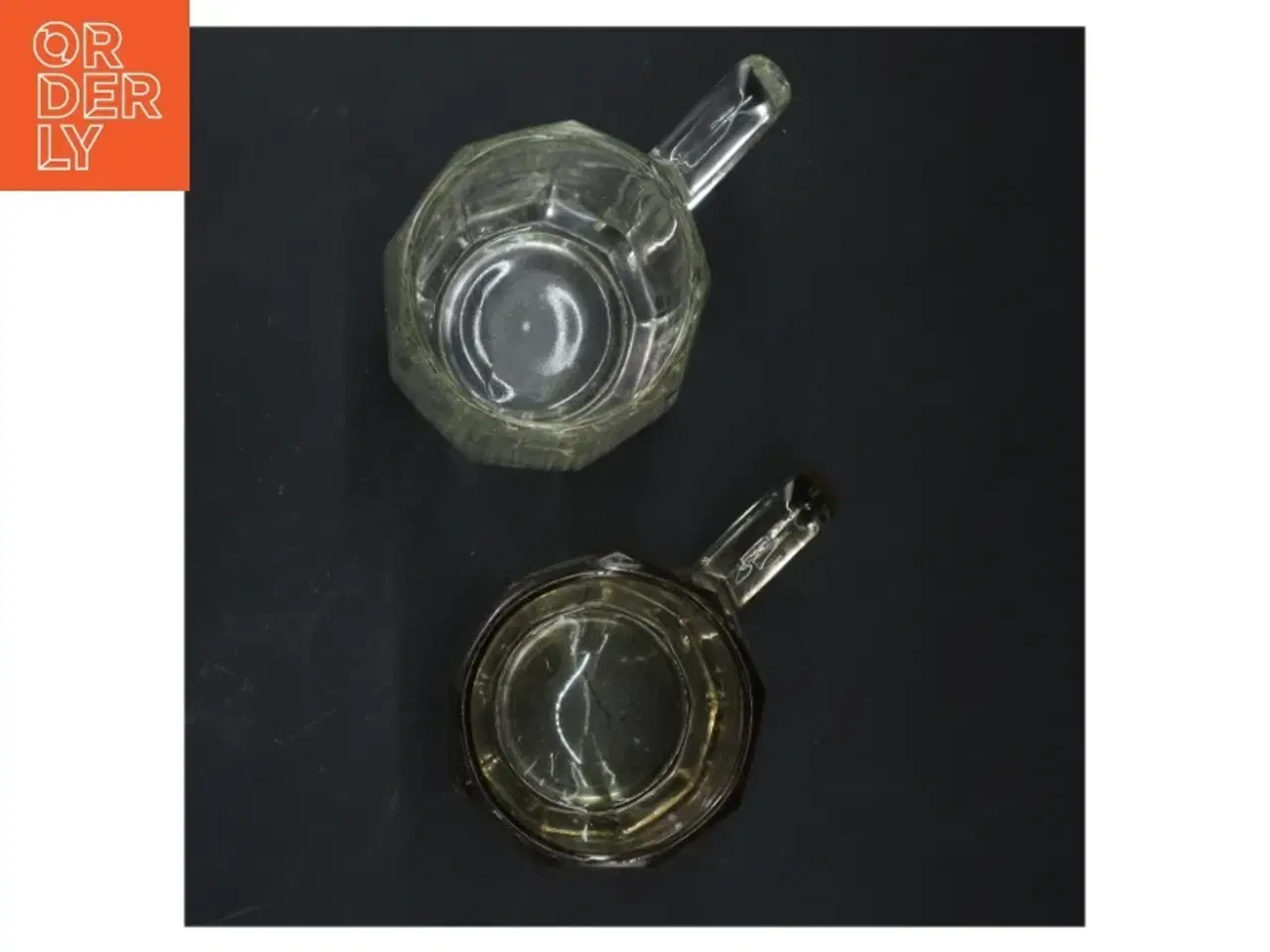 Billede 3 - To gamle ølkrus (str. 12 cm x 8 ø cm)