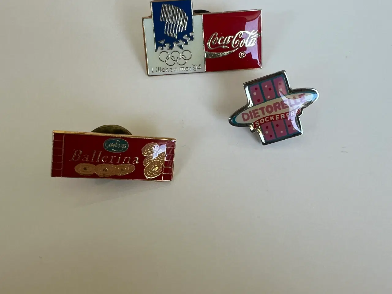 Billede 1 - Tre forskellige pins