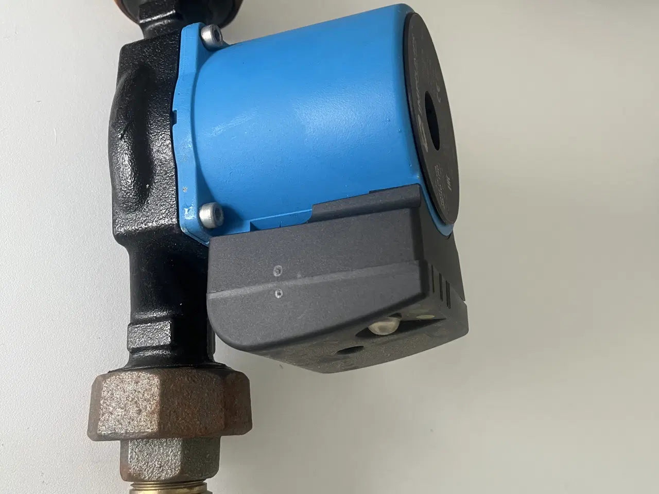 Billede 1 - Cirkulationspumpe til gulvvarmesystem