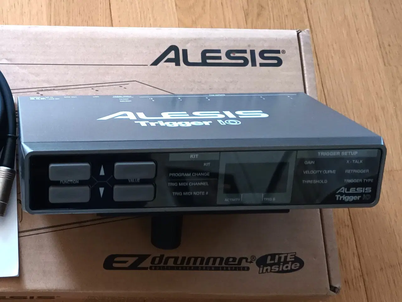 Billede 4 - Alesis Trigger iO + Tama MC62 clamp + MIDI kabel 