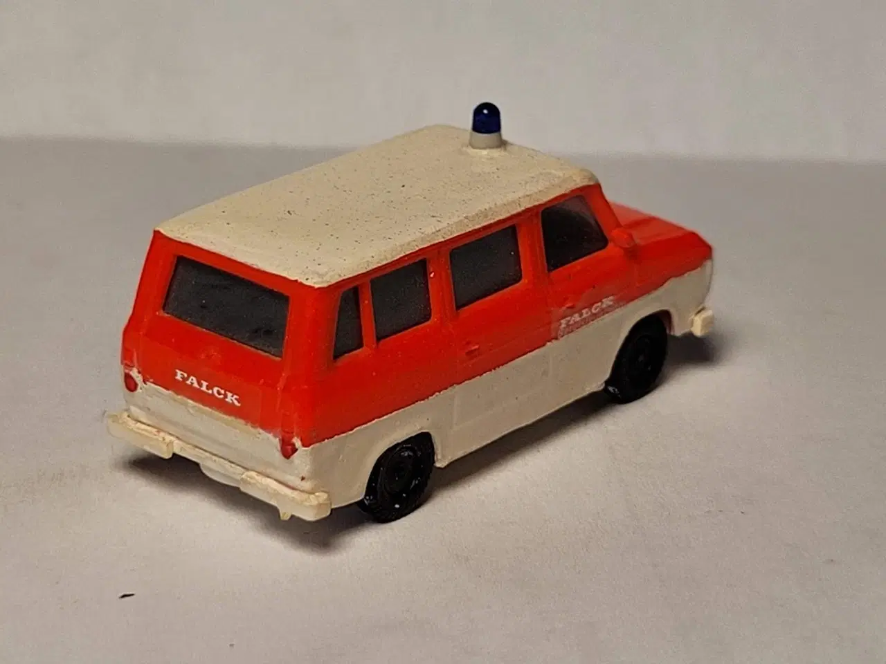 Billede 3 - Modelbil Falck ambulance