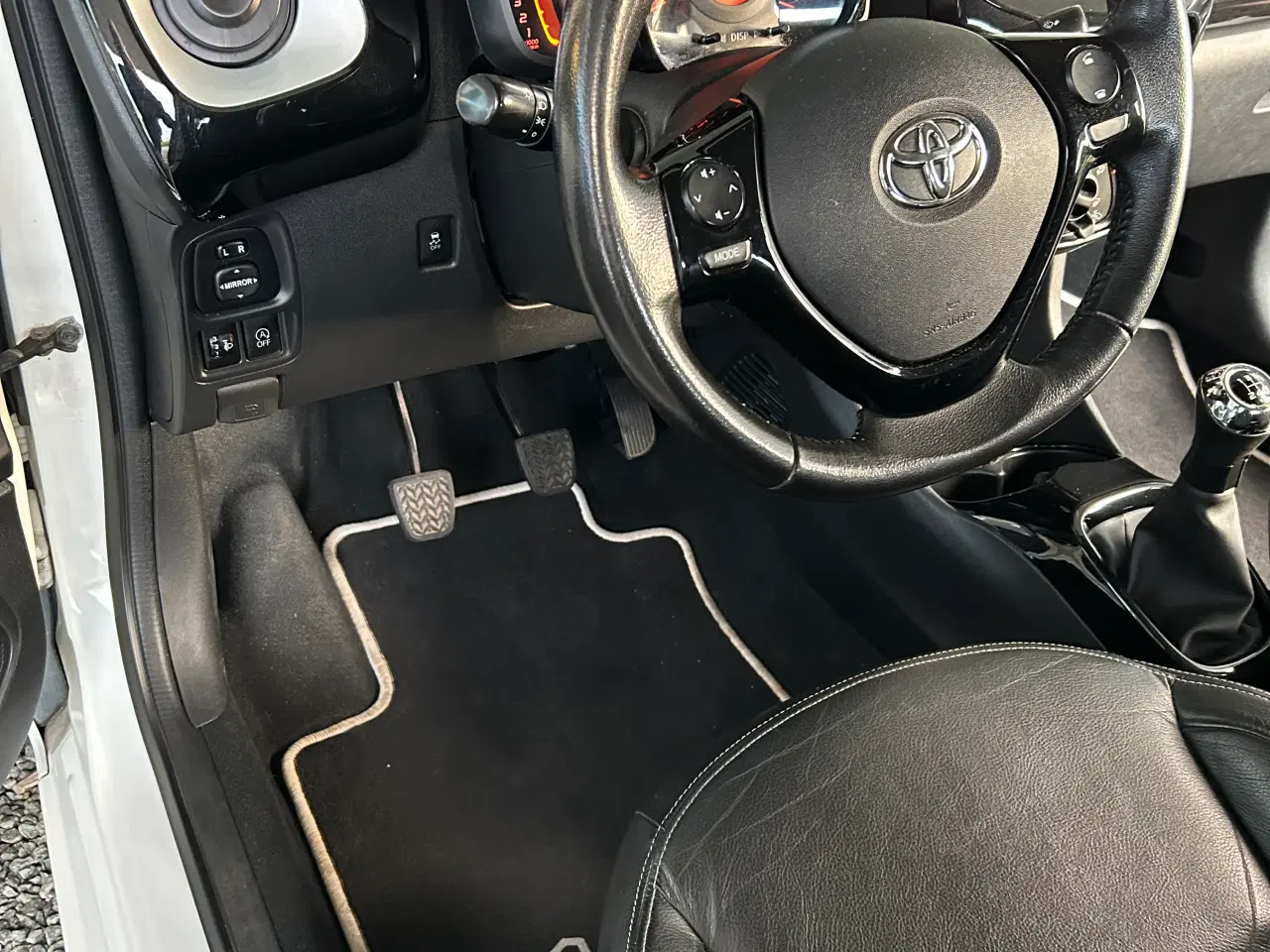 Billede 6 - Toyota Aygo 2018 nysynet fuld af komfort og udstyr