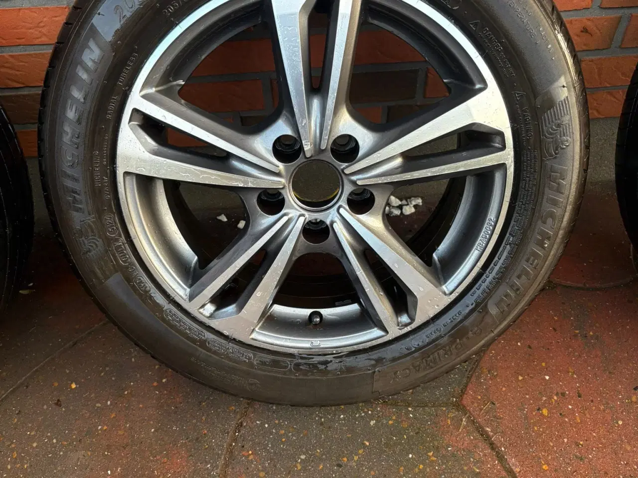 Billede 3 - 5x108 16” Alufælge med sommerdæk