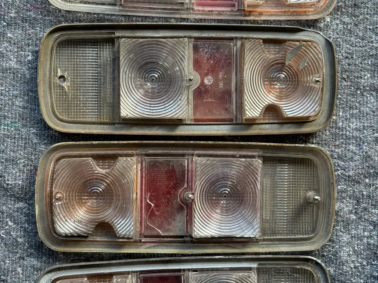 Billede 4 - Fire VW T2 bus baglygteglas 1972 - 1979, Hella.