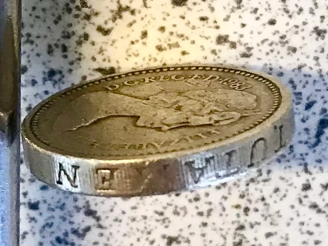 Billede 5 - One Pound 1983 Royal Arms mønter, United Kingdom  