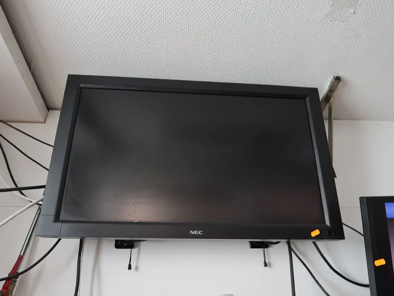 Billede 2 - 3 stk. computerskærme SAMSUNG, NEC samt betjeningspanel