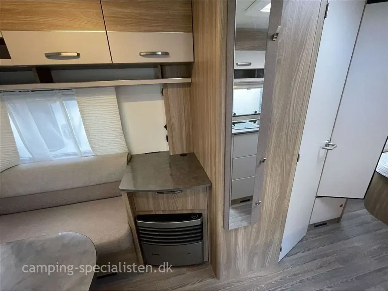 Billede 4 - 2018 - Bürstner Premio 490 TS Bürstner Premio 490 TS 2018 - Se den nu hos Camping-Specialisten.dk