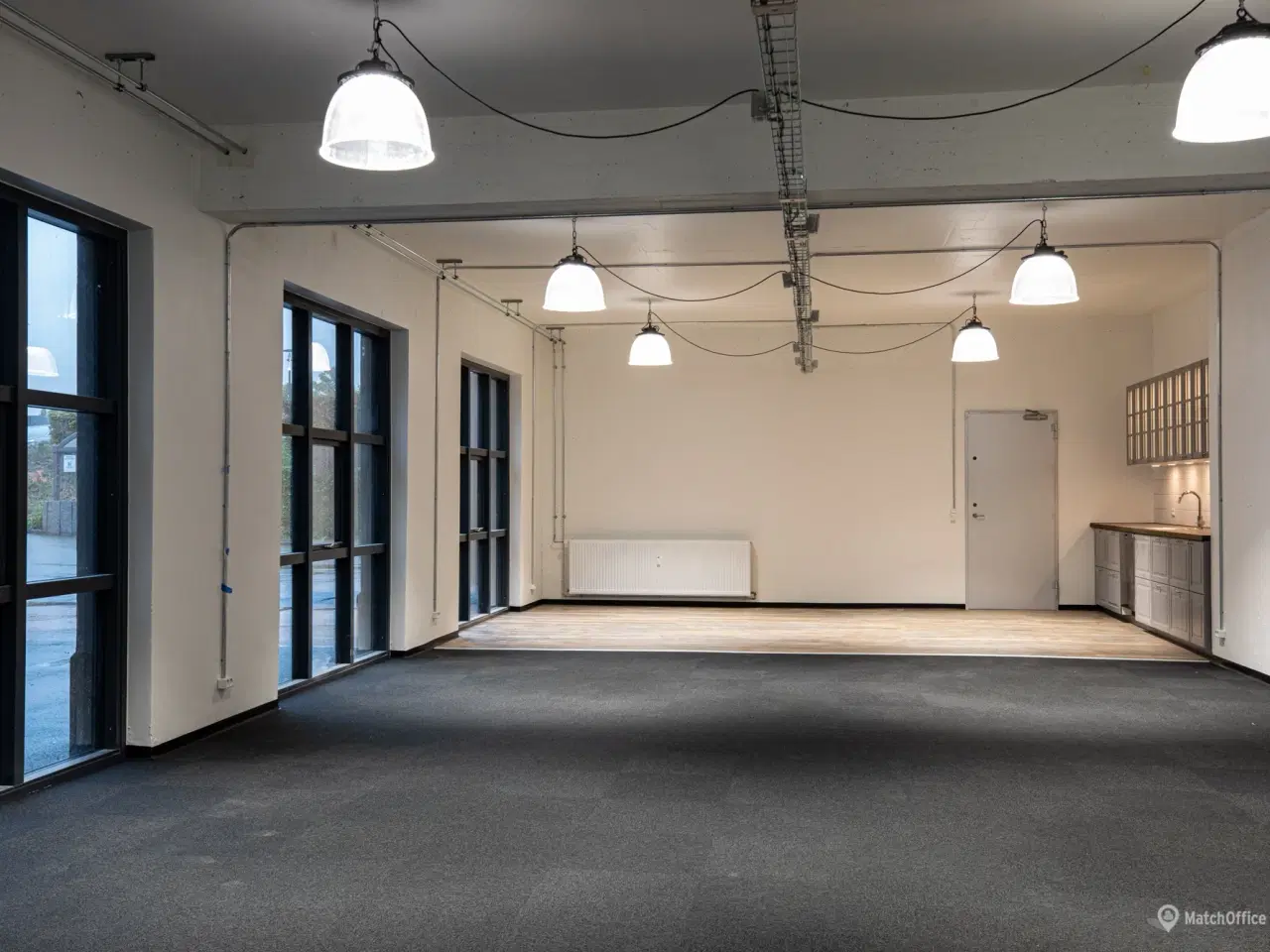 Billede 6 - Stor kontor og lagerejendom med ledige lejemål i varierende størrelser som gør det muligt at finde et lejemål efter behov