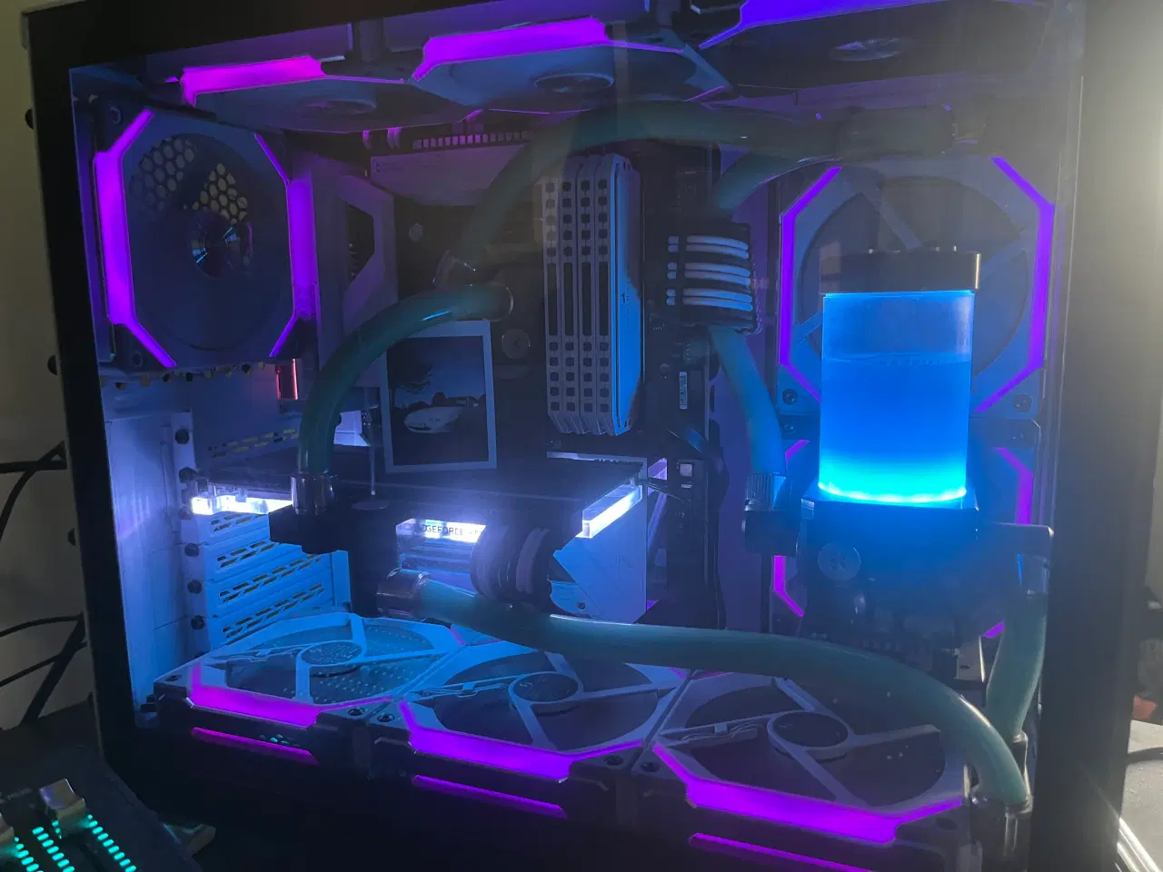 Billede 3 - Stationær vandkølet gamer pc