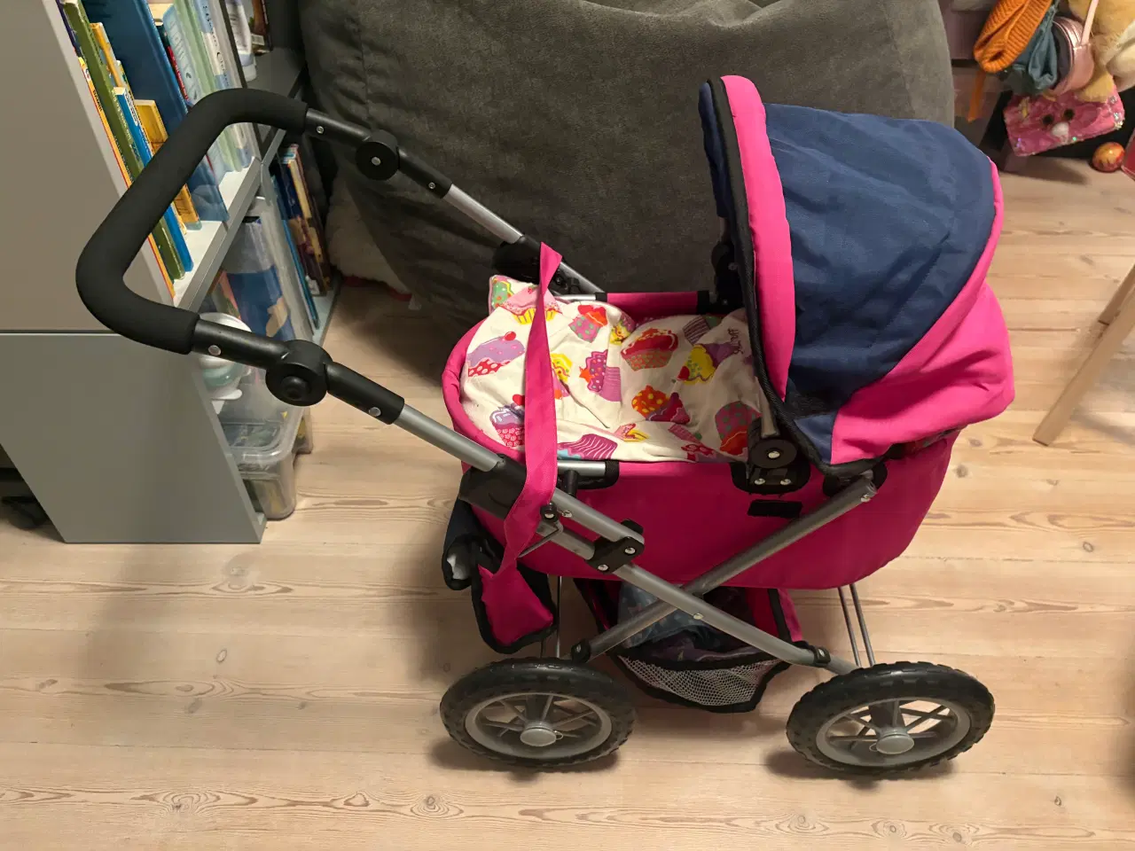 Billede 2 - Flot dukkevogn