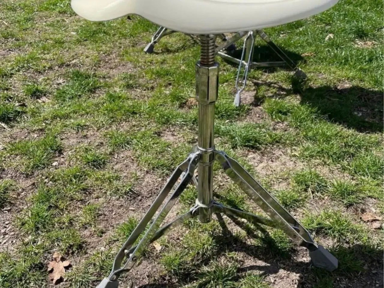 Billede 6 - Dulton bord med og 3 taburetter 