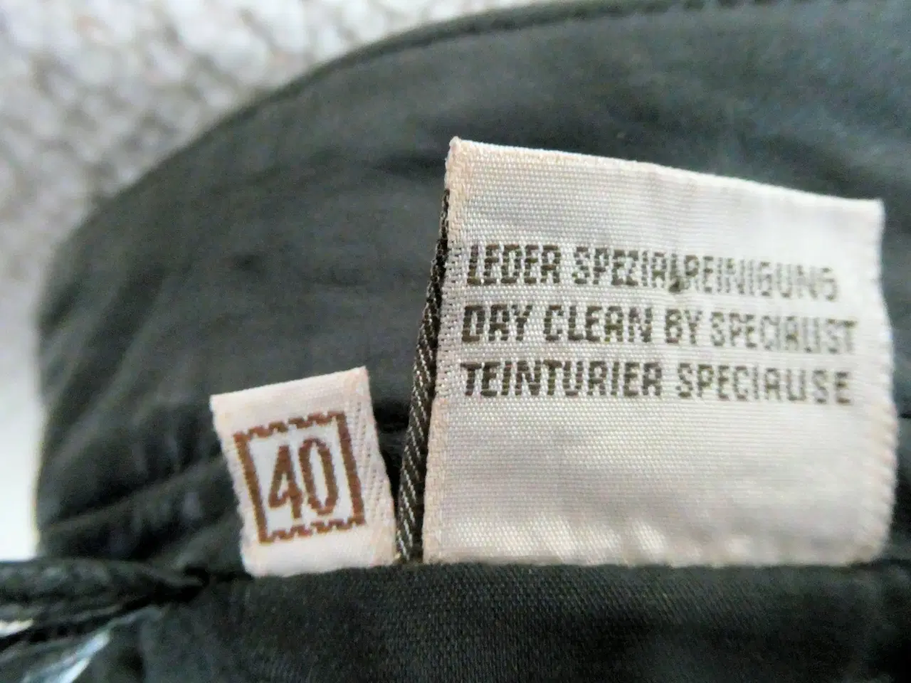 Billede 2 - Skindbukser, Intet mærke, str. 40