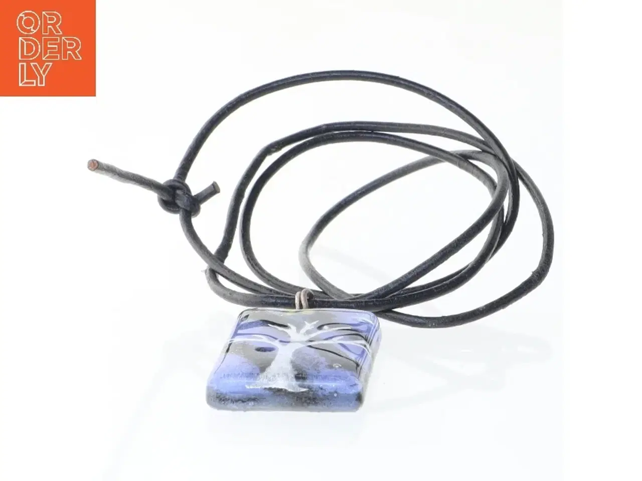 Billede 2 - Halskæde med træ vedhæng (str. 76 cm)