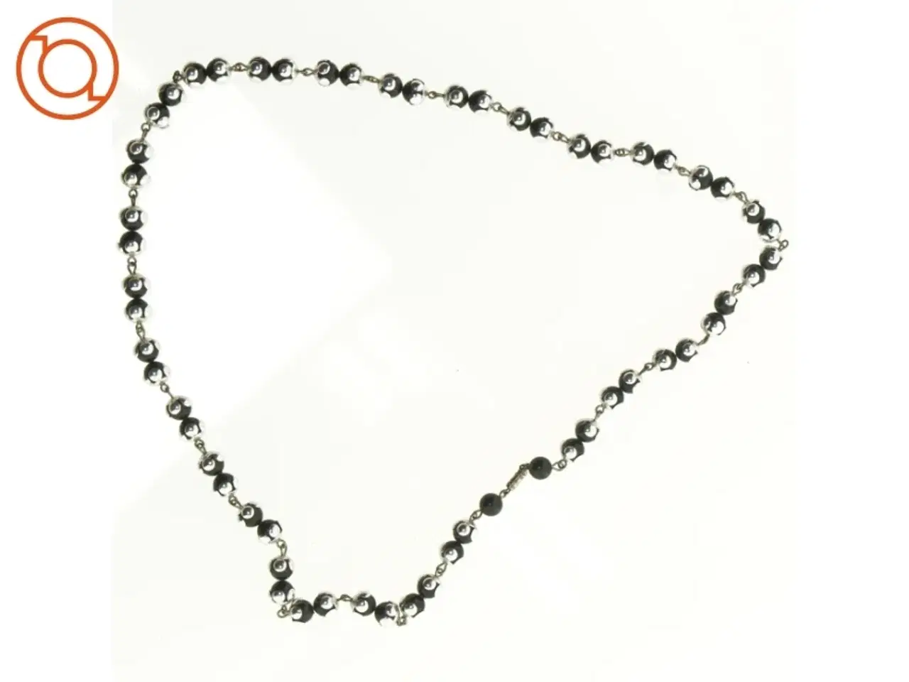 Billede 2 - Halskæde med sorte perler og sølvfarvede led (str. 40 cm)