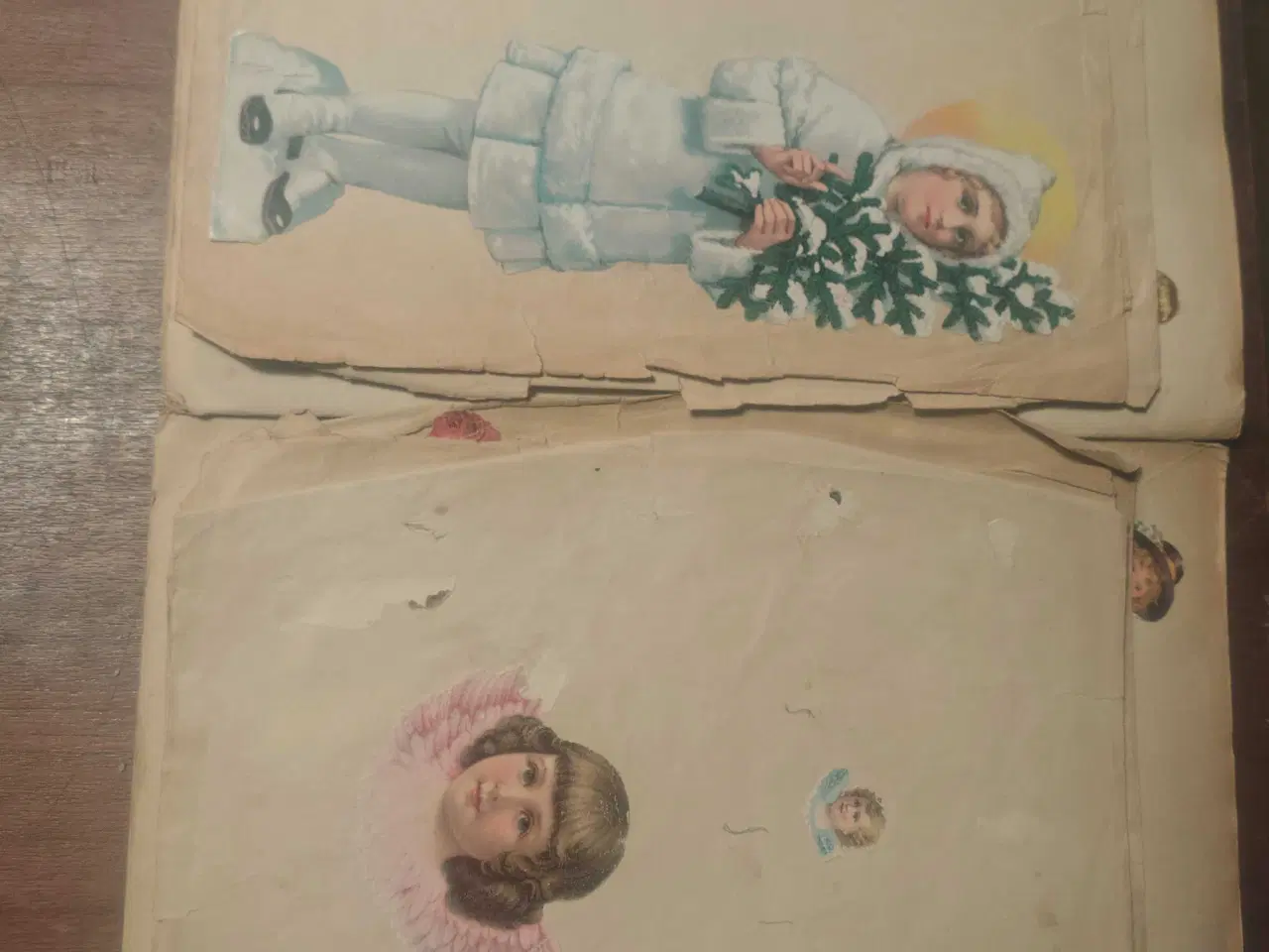 Billede 1 - Gammel bog med mange glansbilleder 