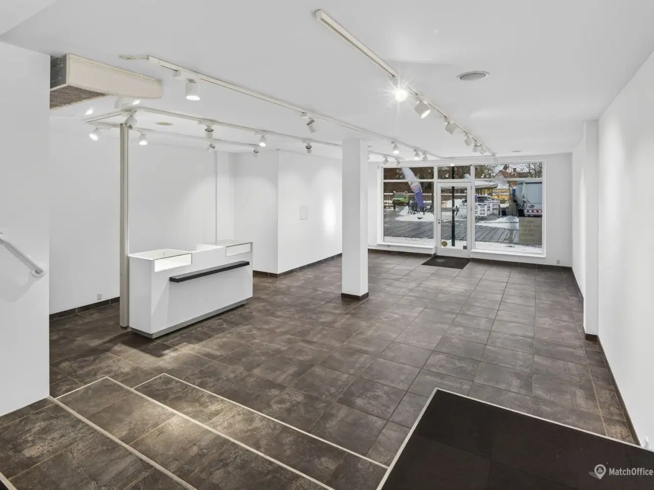 Billede 7 - Sublim placering midt på Stændertorvet!