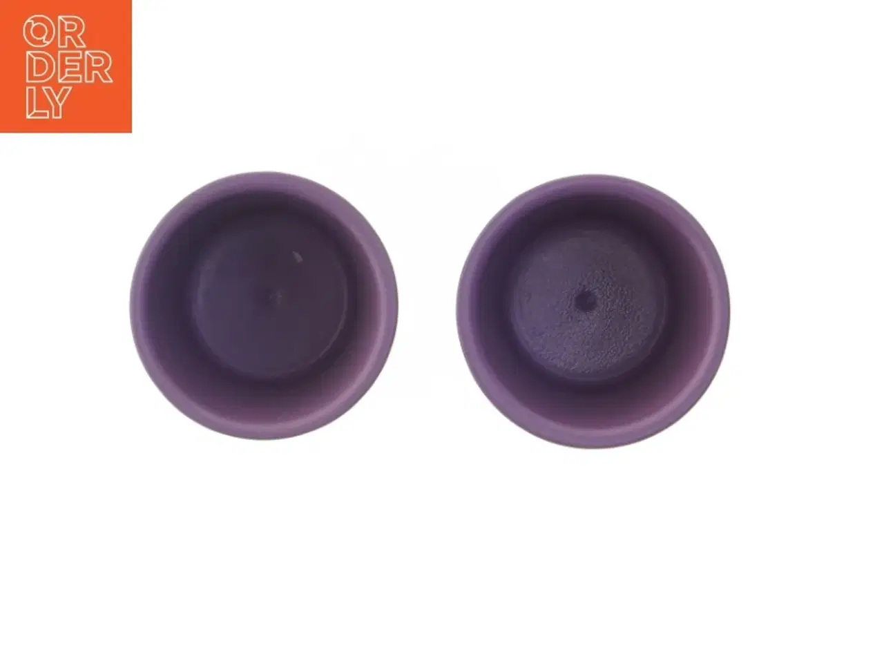 Billede 2 - To lilla potteskjuler (str. Ø 7 cm Længde 6 cm)