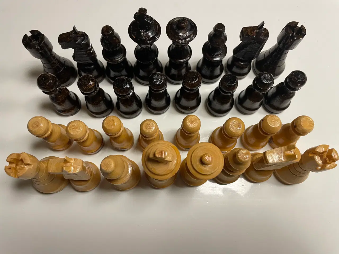 Billede 1 - Skakbrikker i træ.