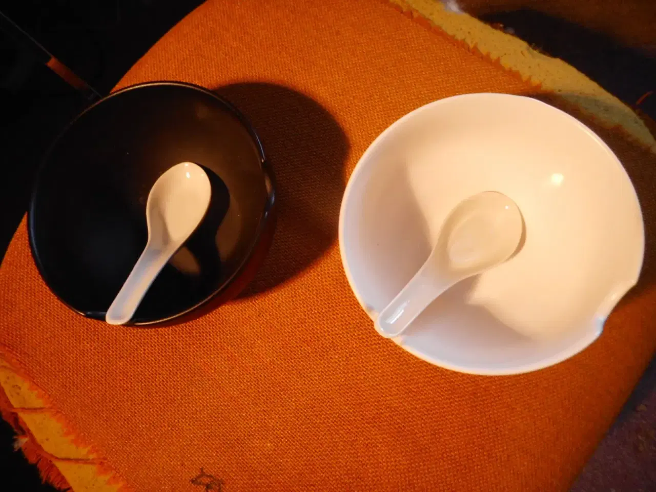 Billede 1 - Thailandske keramik skåle,