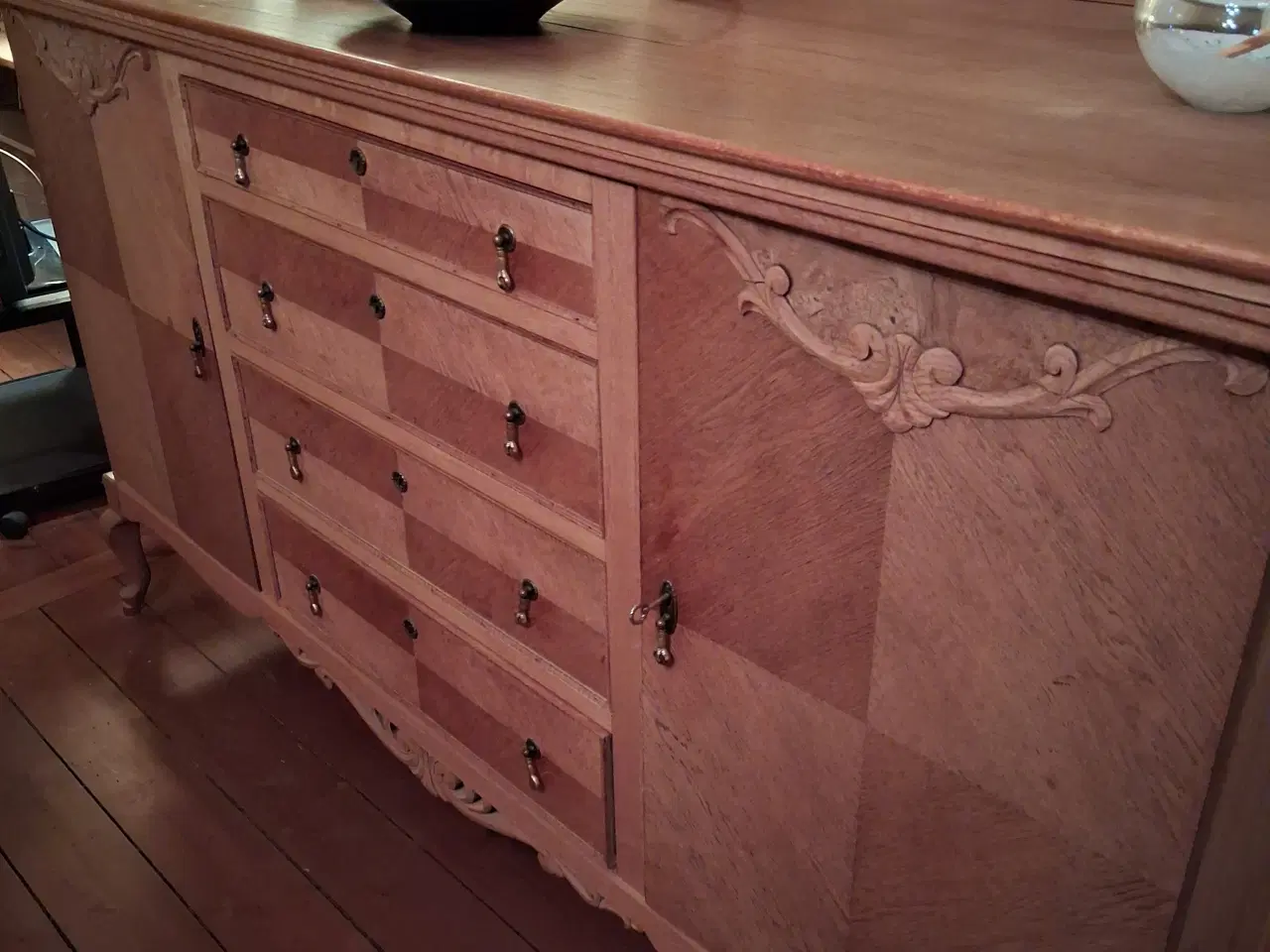 Billede 1 - Skænk, dækketøjs skab