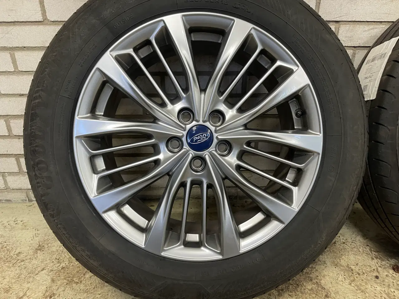 Billede 3 - 18 Ford Kuga Plug-in 225/60r18 Ref.K13 sommer