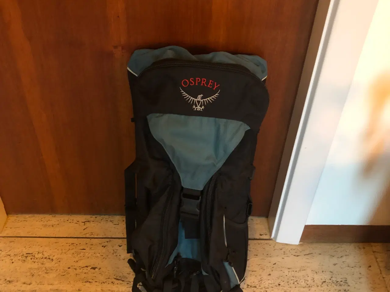 Billede 1 - Osprey rygsæk med stativ . Kun brugt 1 gang