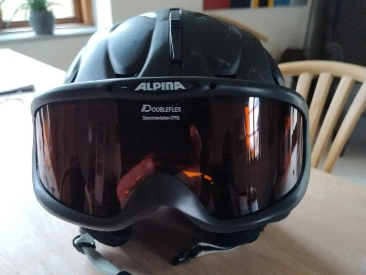 Billede 2 - Skihjelm med briller 