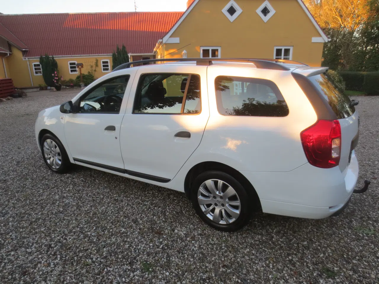 Billede 9 - Dacia Logan 1.2 i Stc År 2016. 