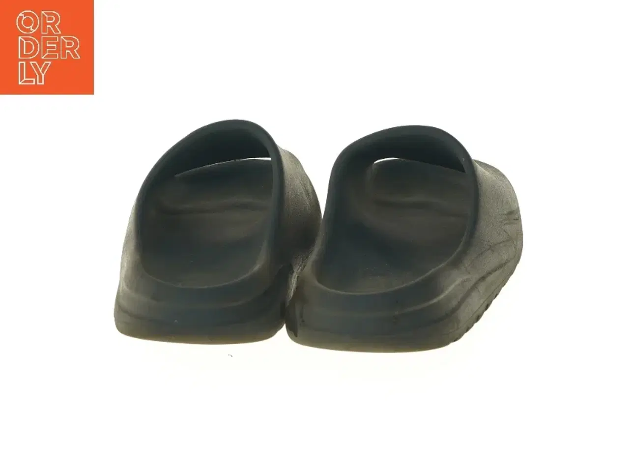 Billede 2 - Sorte yeezy slippers (str. længde 30 cm) str 44