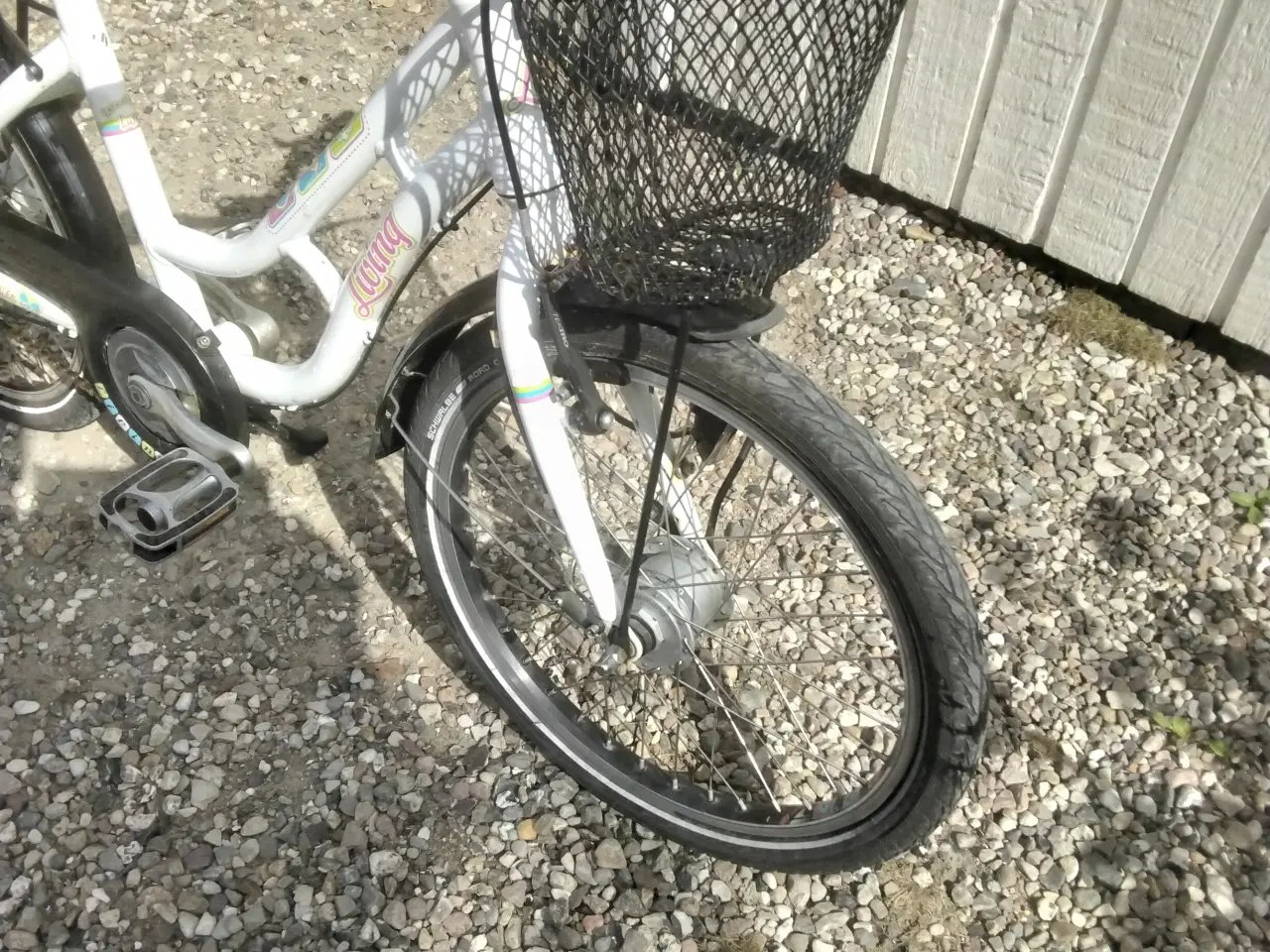 Billede 2 - Living 20" pigecykel I pæn køreklar stand med kurv