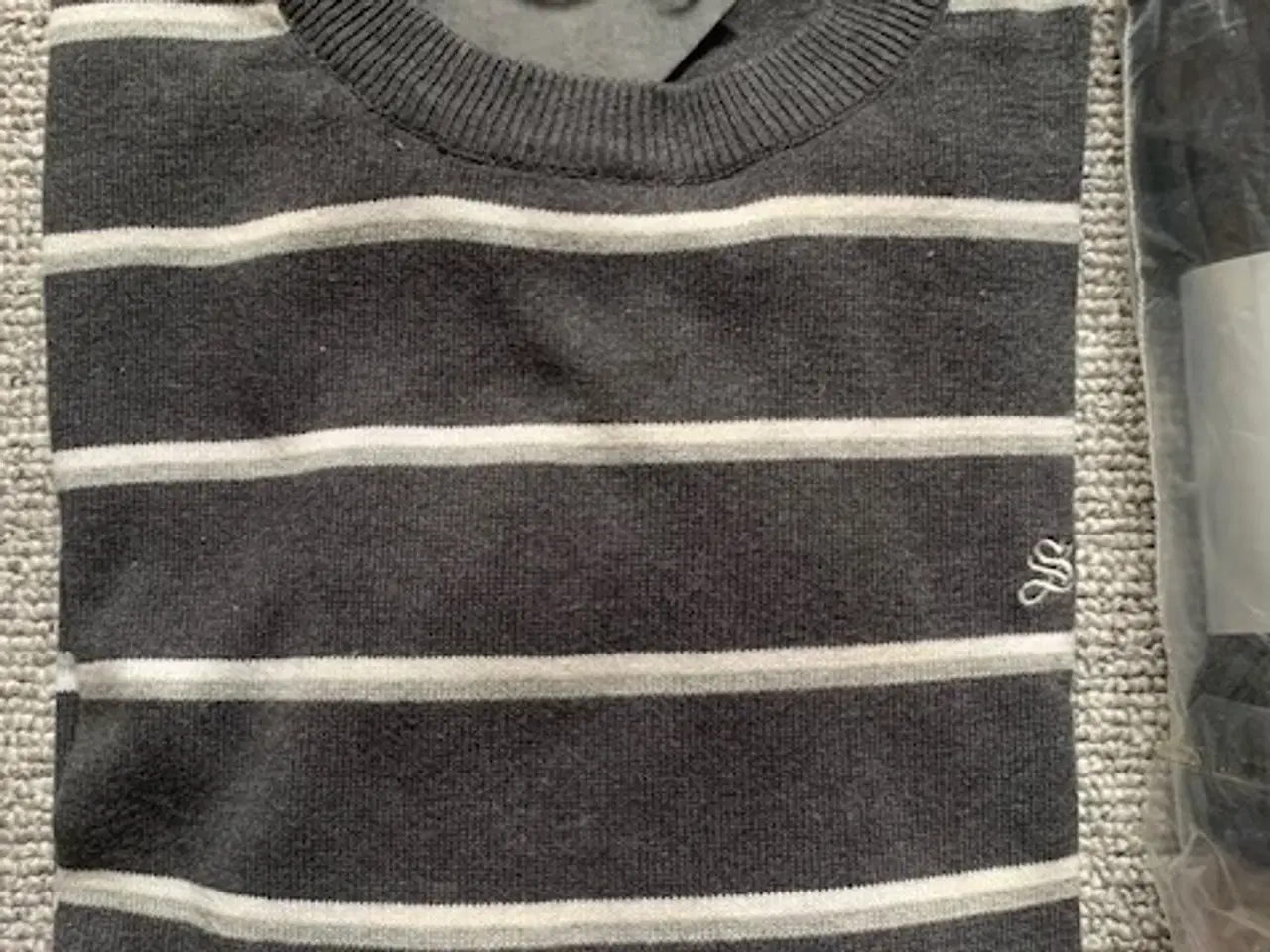 Billede 4 - Skjorter - bluse - Hummel sokker - samlet 120 kr.