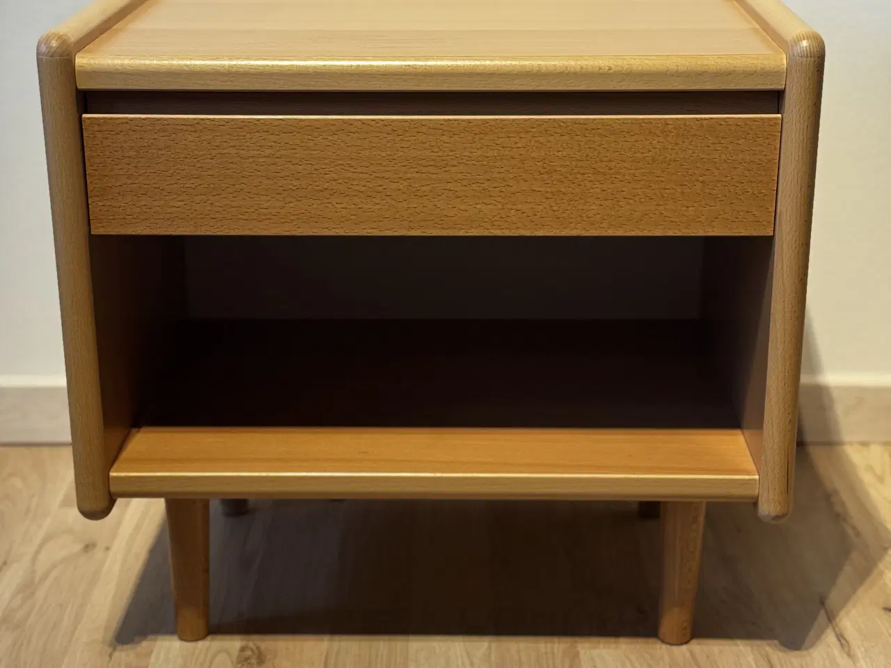 Billede 1 - Sengebord fra Kaagaard