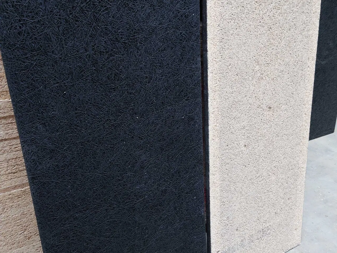 Billede 1 - Troldtektplader i sort 70 kr pr m2.